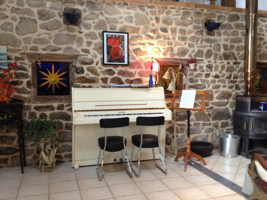 Bed and Breakfast Le Pigeonnier De Quarré Exterior foto